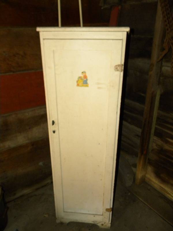 Vintage Wooden Cabinet