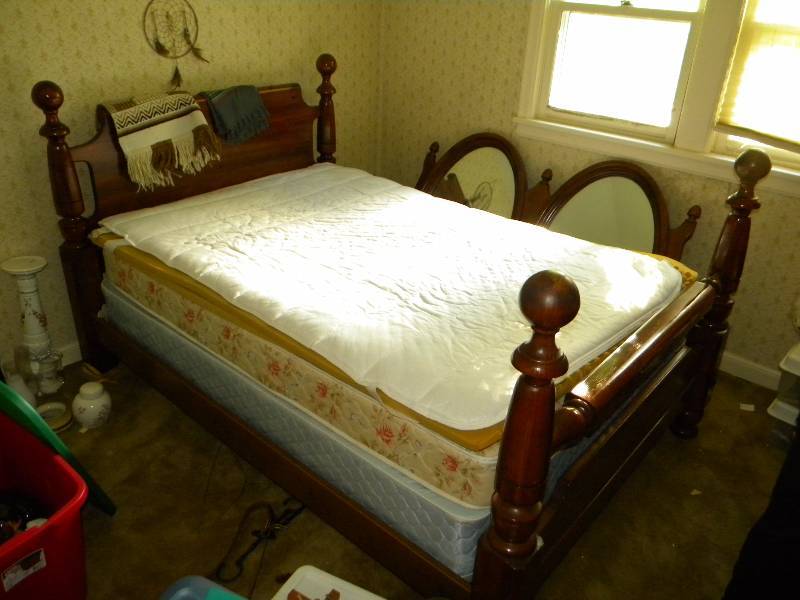 4 Poster Bed and Mirror