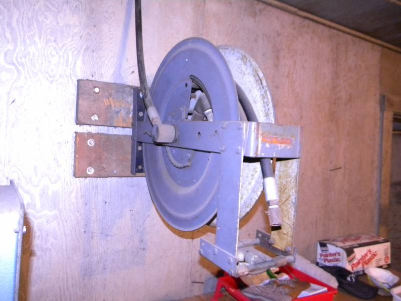 Airline Hose and Reel