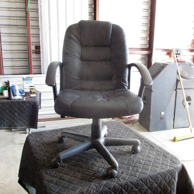 OFFICE CHAIR
