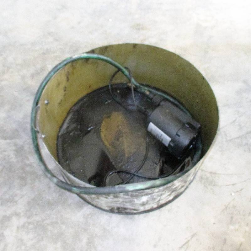 TRUCK OIL CHANGE PAN WITH PUMP