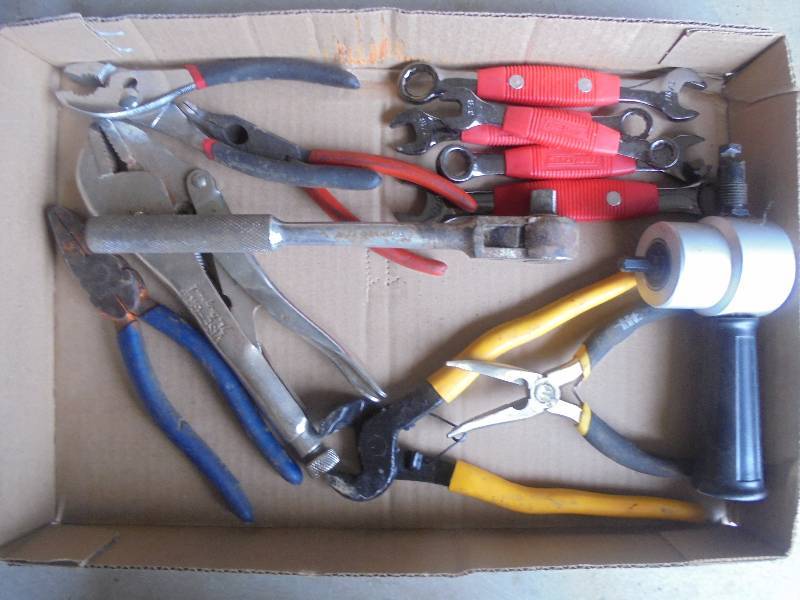 Lot - Misc Hand Tools, Magnetic Wrenches