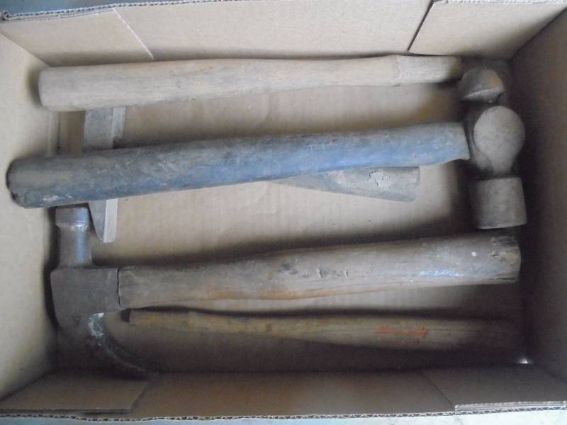 Lot - Hammers, Handles