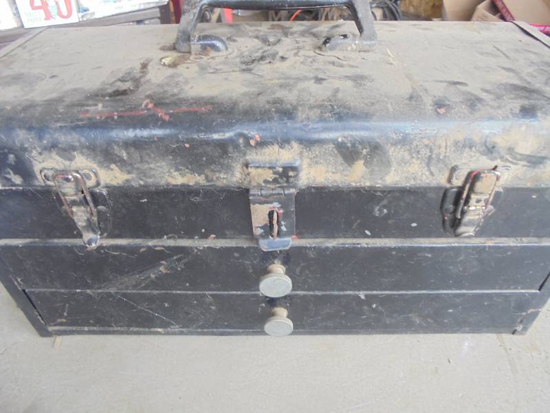 Black Metal Toolbox wContent