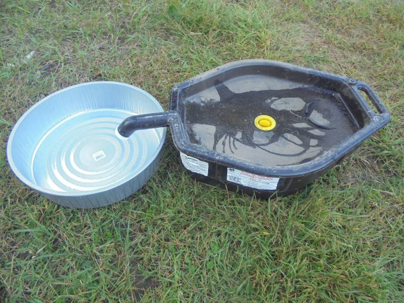 Pair - Oil Pans
