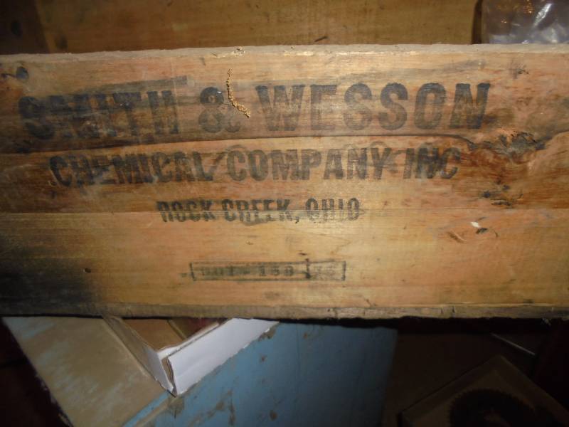 Smith & Wesson Wood Crate wContent (Drawer Slides)