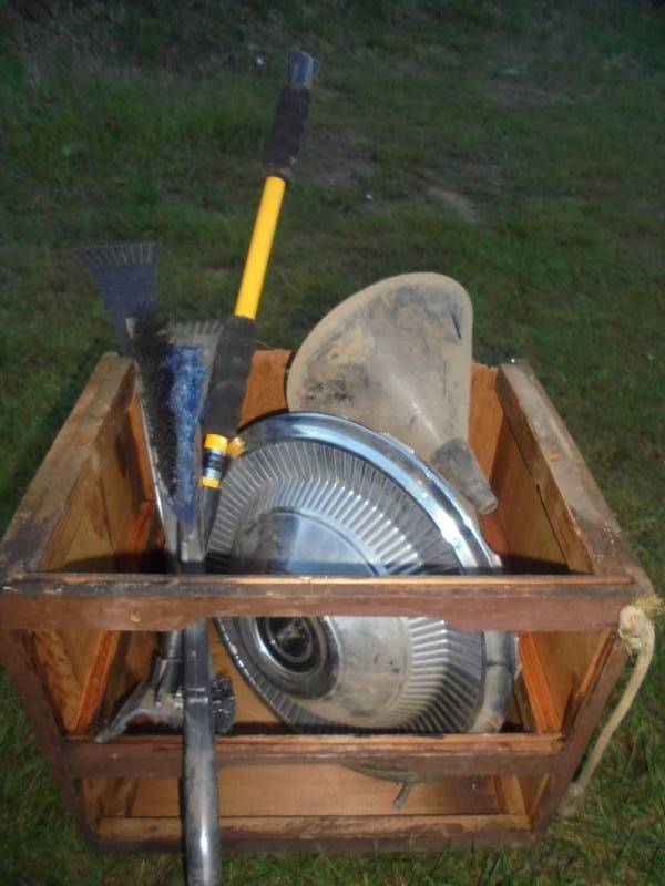 Lot - Misc Auto Items, Hubcap,etc