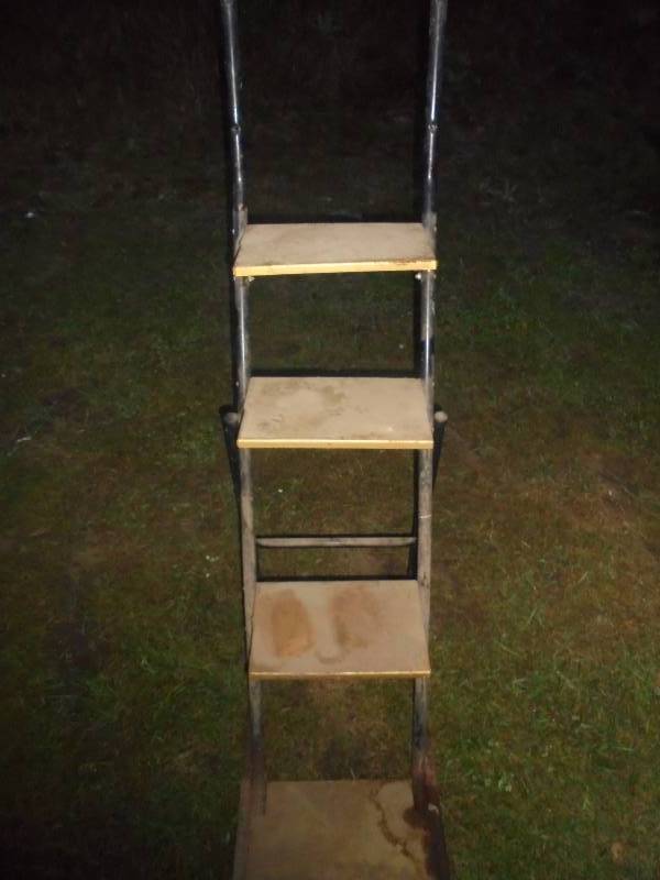 LadderStepShelf