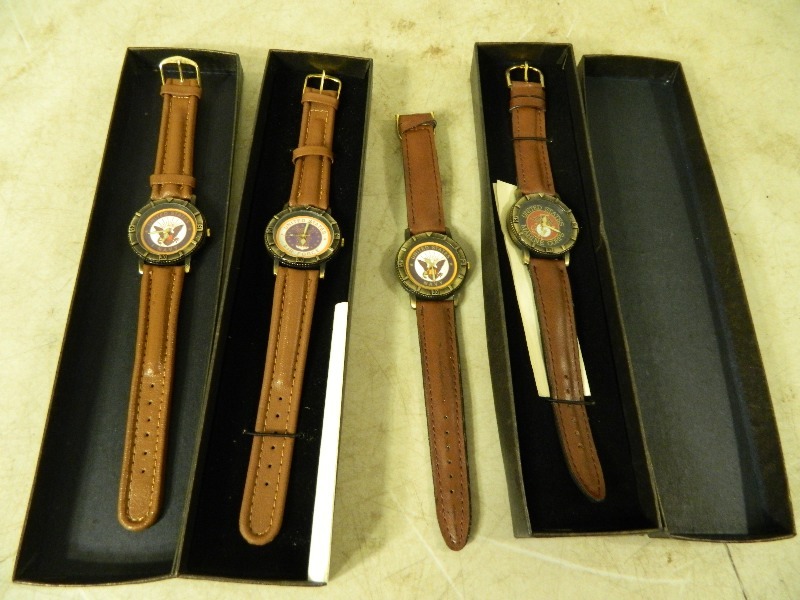lot 12 image: Military Watches