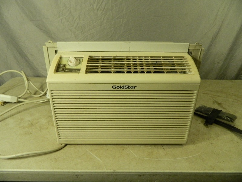 lot 16 image: Air Conditioner
