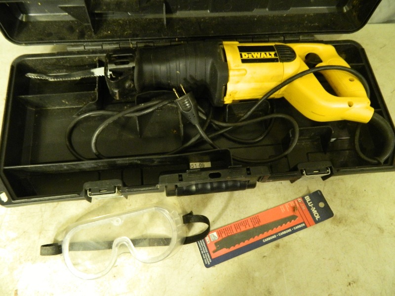 lot 33 image: DeWalt Sawzall Reciprocating Saw