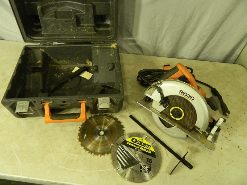lot 44 image: Rigid Circular Saw with Case