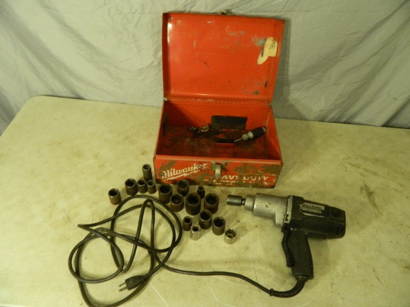 lot 48 image: Black and Decker Professional Electric Impact