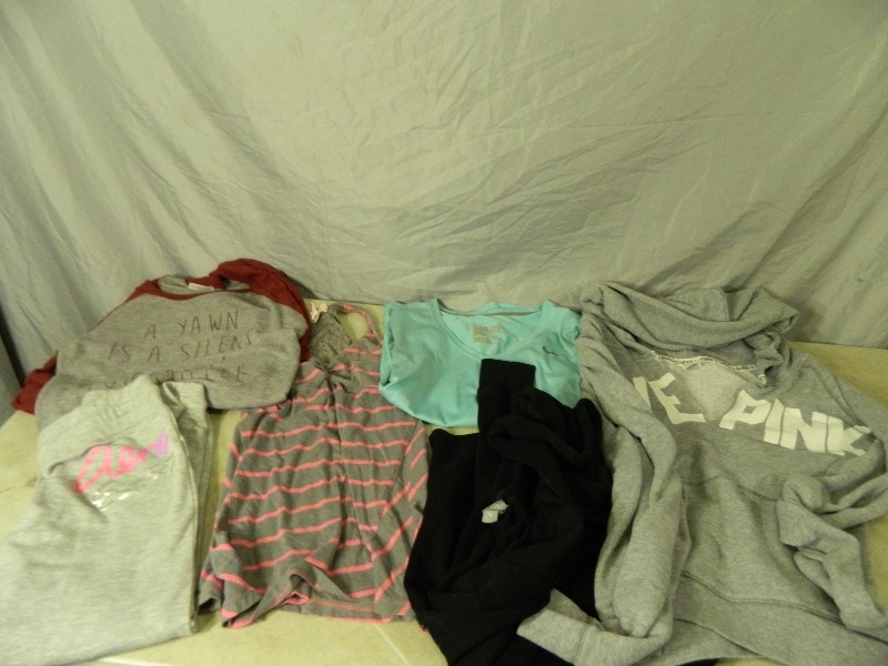 lot 74 image: Womens  Teen Clothing