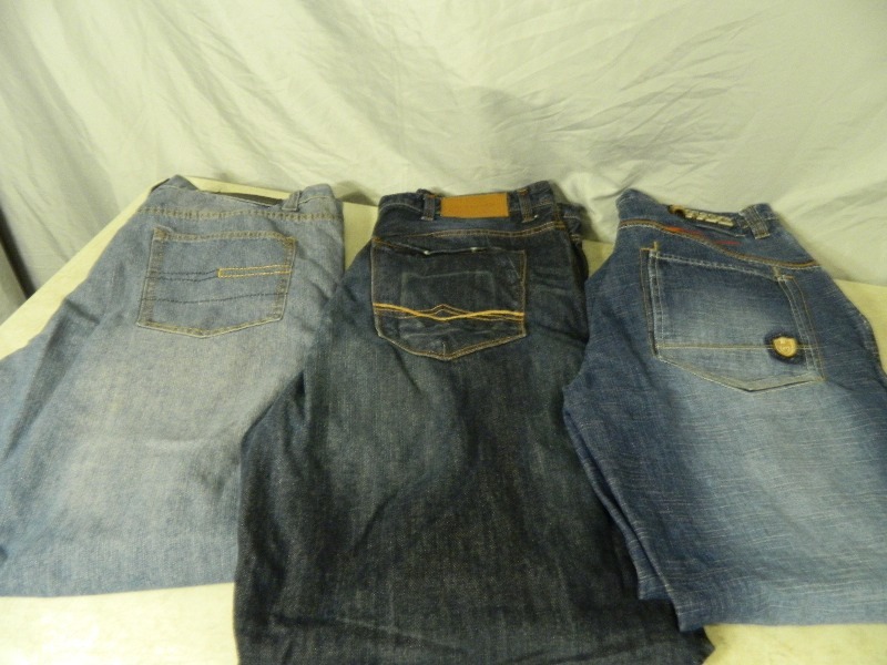 lot 75 image: Mens Jeans
