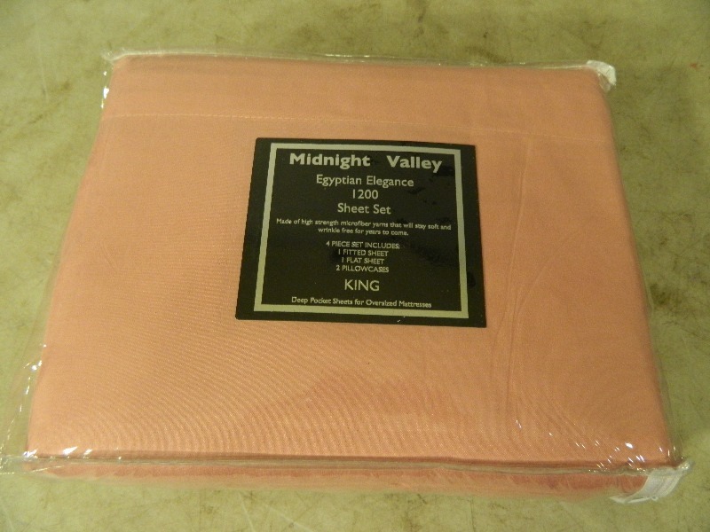 lot 84 image: New King Sheet Set