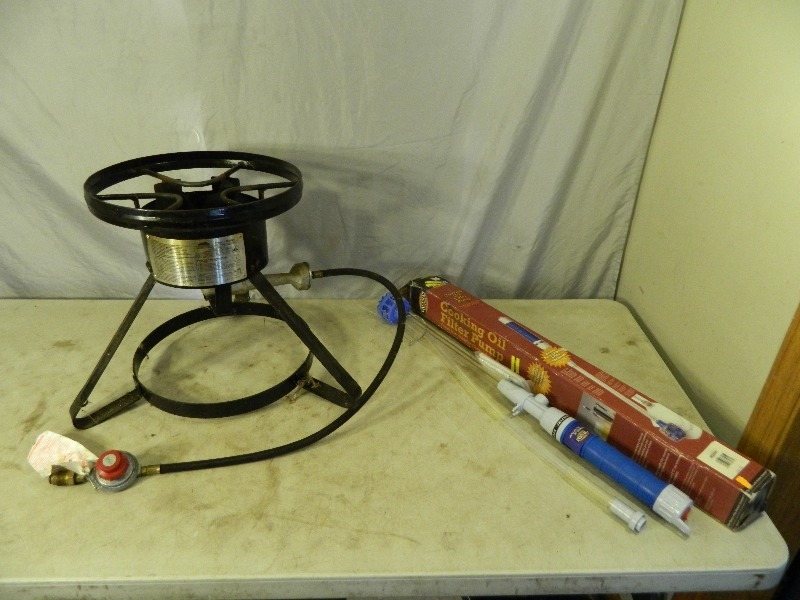 lot 121 image: Propane Fryer Base and Pump