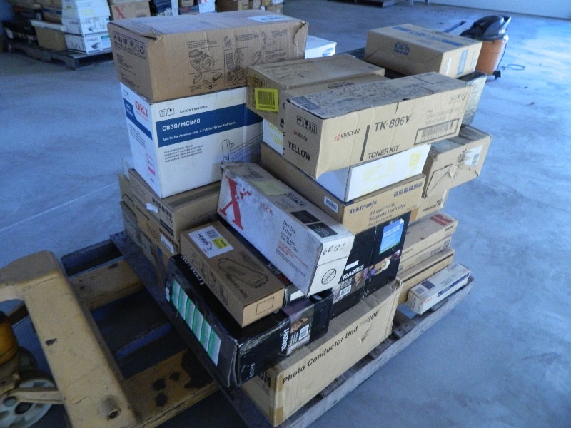 lot 123 image: Pallet of Toner