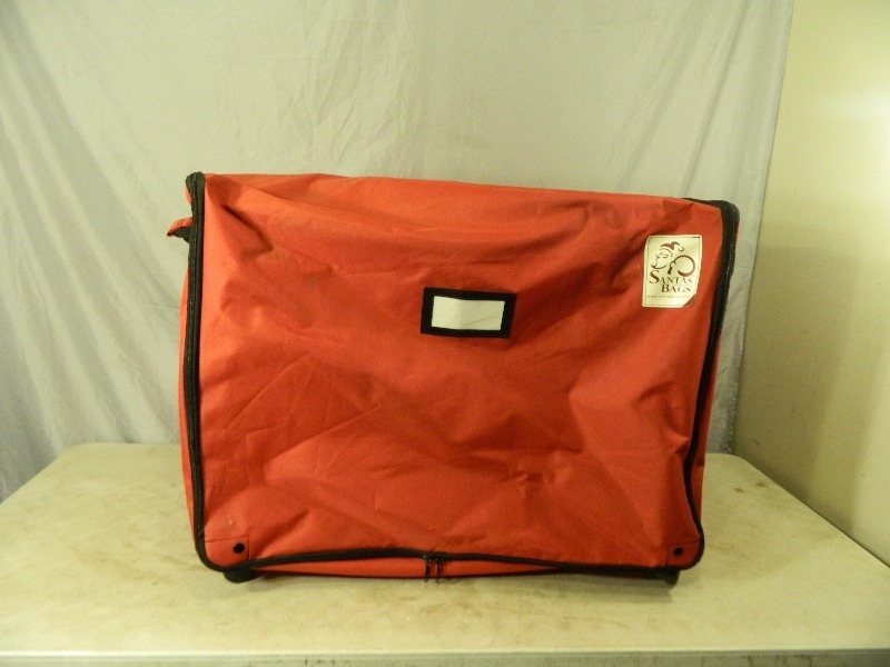 lot 142 image: Storage Case with Ornaments