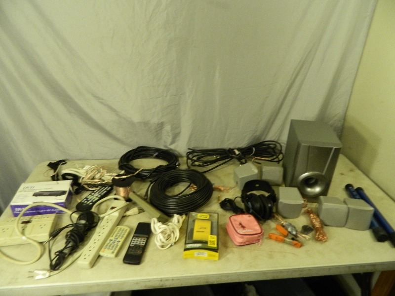 lot 155 image: Assorted Electronics