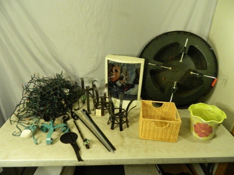 lot 156 image: Household Items