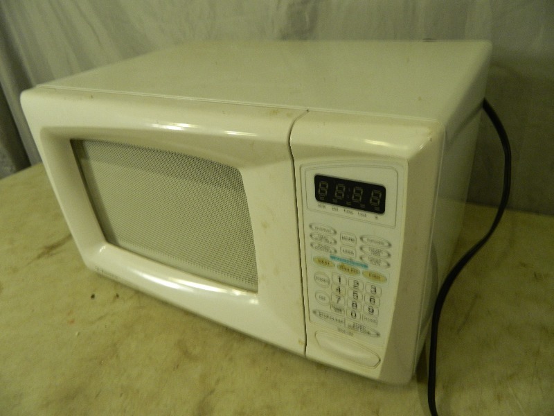 lot 176 image: Emerson Carousel Microwave