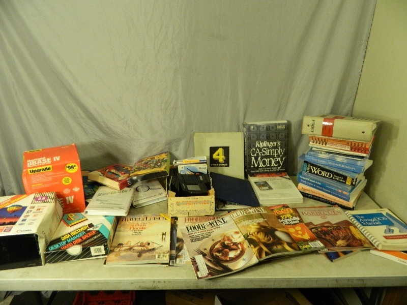 lot 200 image: Vintage Software, Manuals, Books, and More