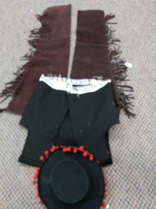 lot 92 image: Kids CostumeDress Up