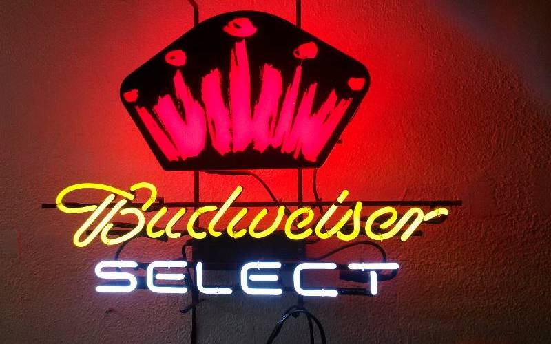 lot 1 image: Budweiser Select Neon Sign