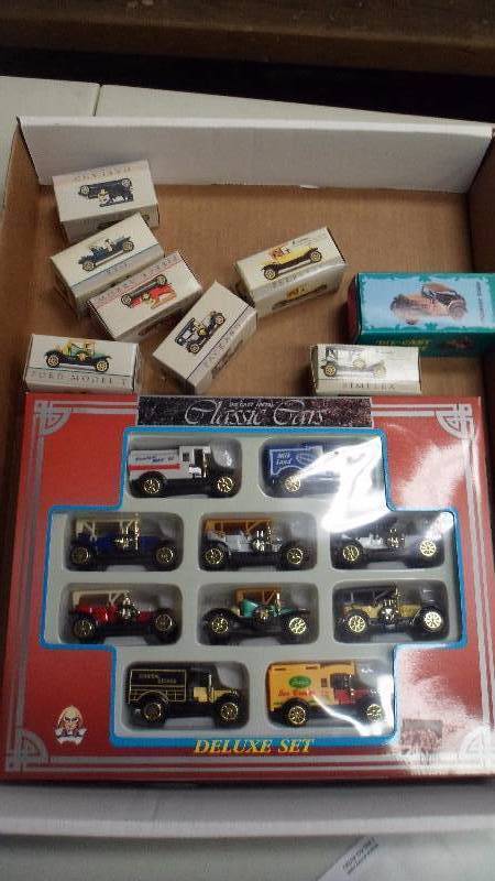 lot 14 image: Die Cast Cars