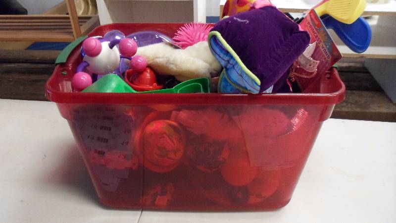lot 15 image: Toy Lot