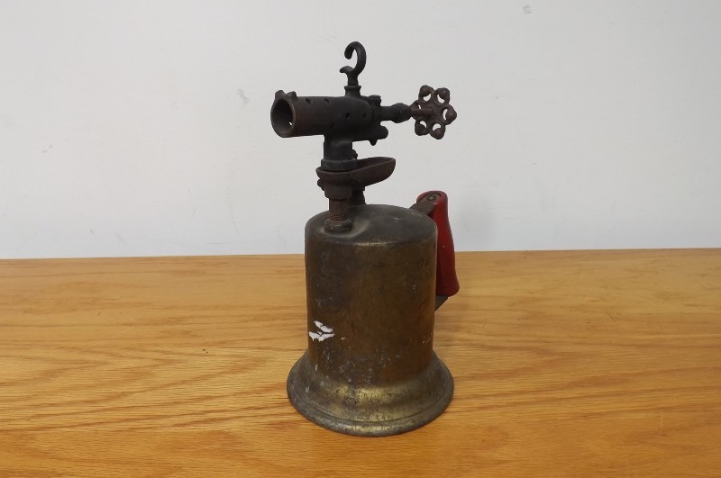 lot 3 image: Antique Clayton & Landbert Brass Blowtorch