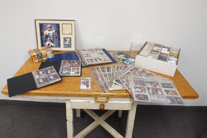 lot 20 image: Large Lot of 1980-1990s Sports Cards