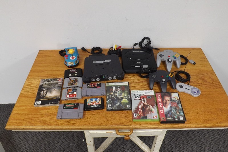 lot 39 image: Lot of Vintage Video Games and Accessories