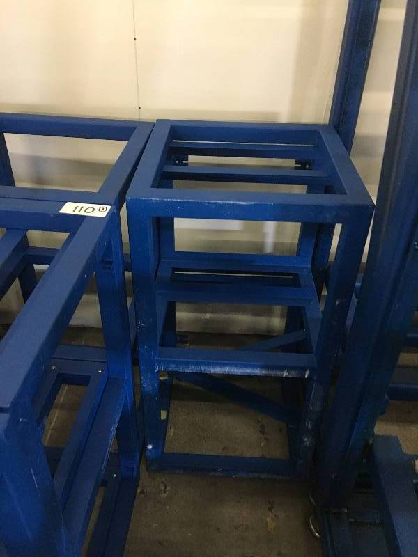 Lot of 3 metal stands