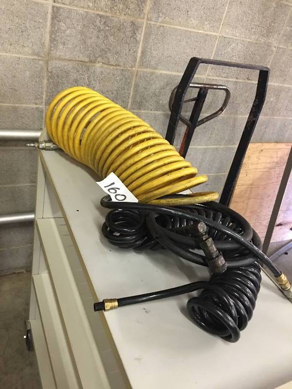 2 sections of coiled air hose