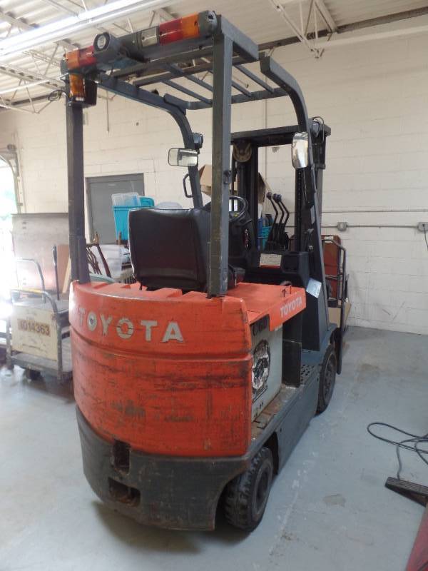 Toyota 7FBCU25 5000 Lb. Forklift