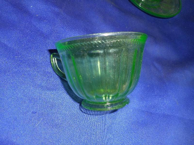 lot 5 image: 2 SAUCERS AND CUPS