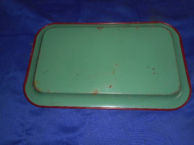 lot 8 image: ANTIQUE METAL TRAY