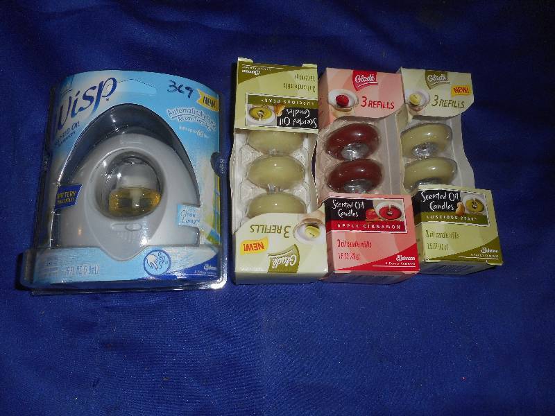 lot 32 image: 4 NEW HOUSE AIRFRESHNERS