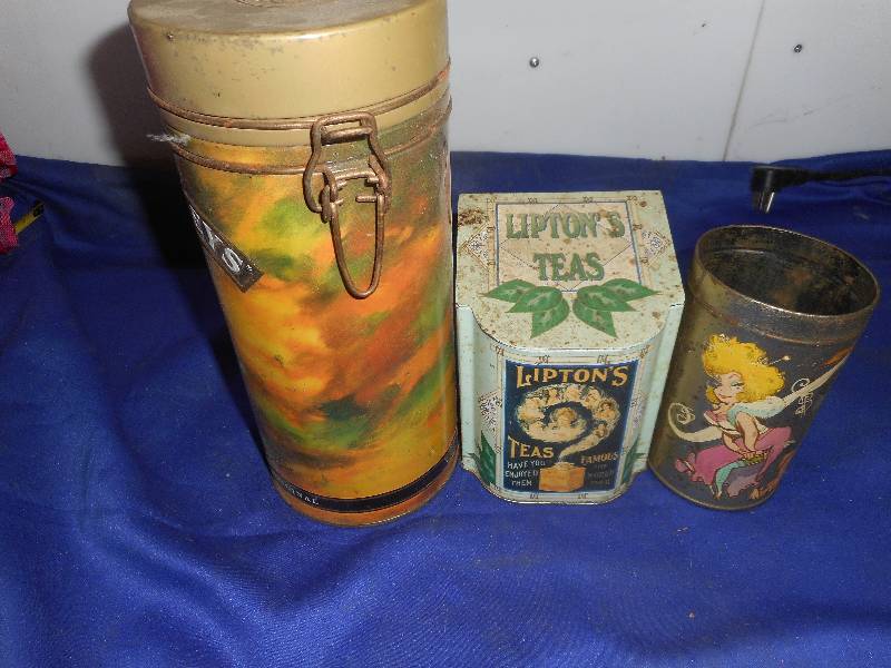 lot 44 image: 3 COLLECTIBLE TINS