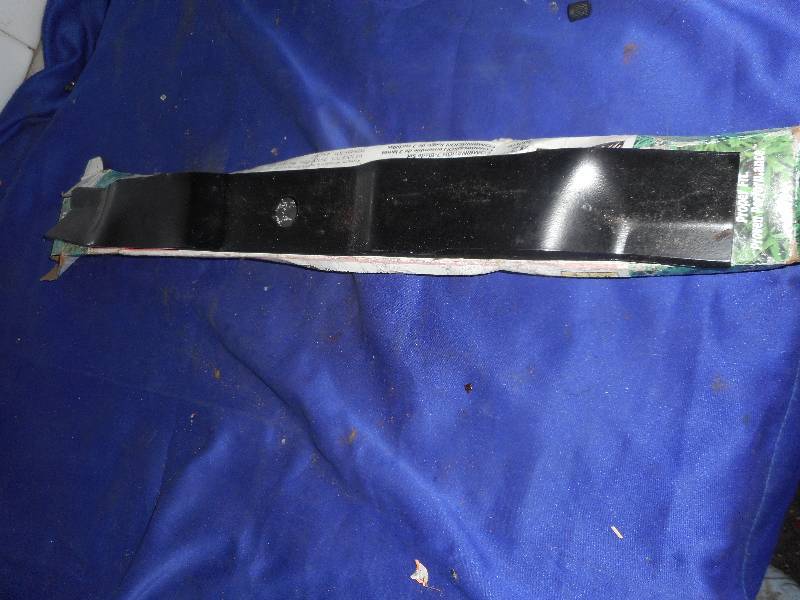 lot 116 image: 42 INCH MURREY LAWN MOWER BLADE