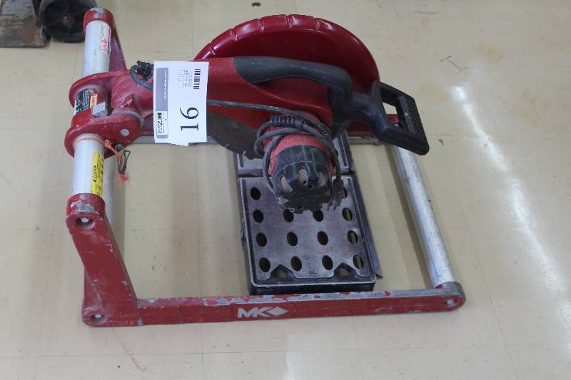 lot 16 image: MK Electric BlockPaver Saw