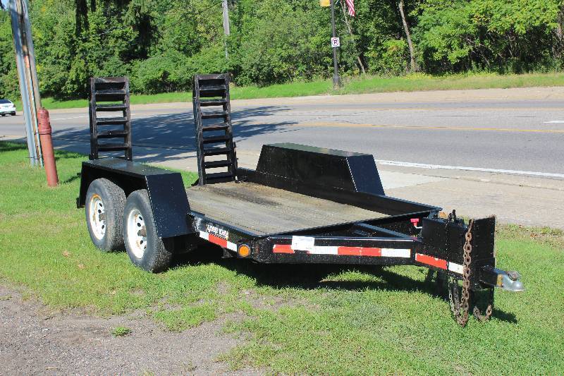 lot 2 image: 2002 Redi Haul Equipment Tandem Axle Trailer