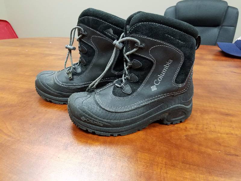 lot 42 image: Columbia Shoes