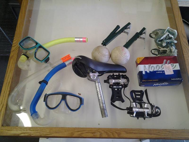 Box Lot Bike Seat & Pedals, Snorkel Sets, Golf Balls, Soft Balls, Ping Pong Net