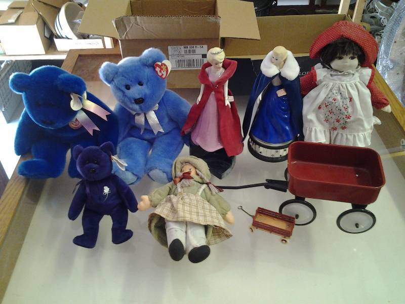 Ty Beanie Baby (Princess), Clubby & Clubby II Bears, 2-Enesco Music Box Ladies, Dolls & Wagons