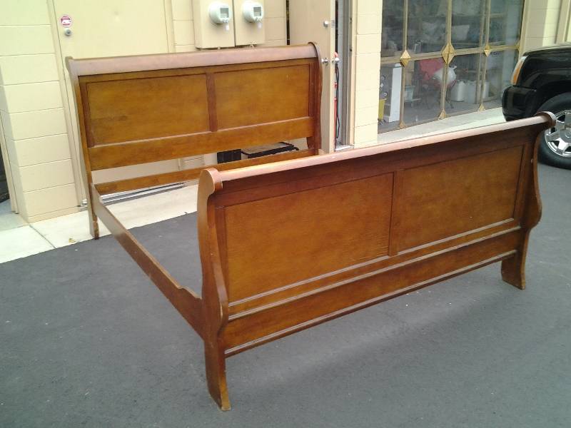 King Size Sleigh Bed