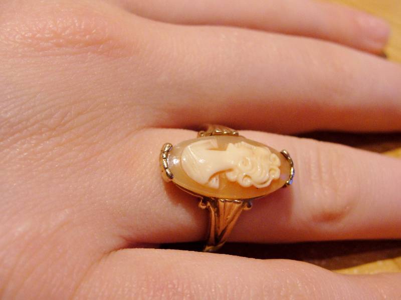 10K Yellow Gold Cameo Ring GENUINE