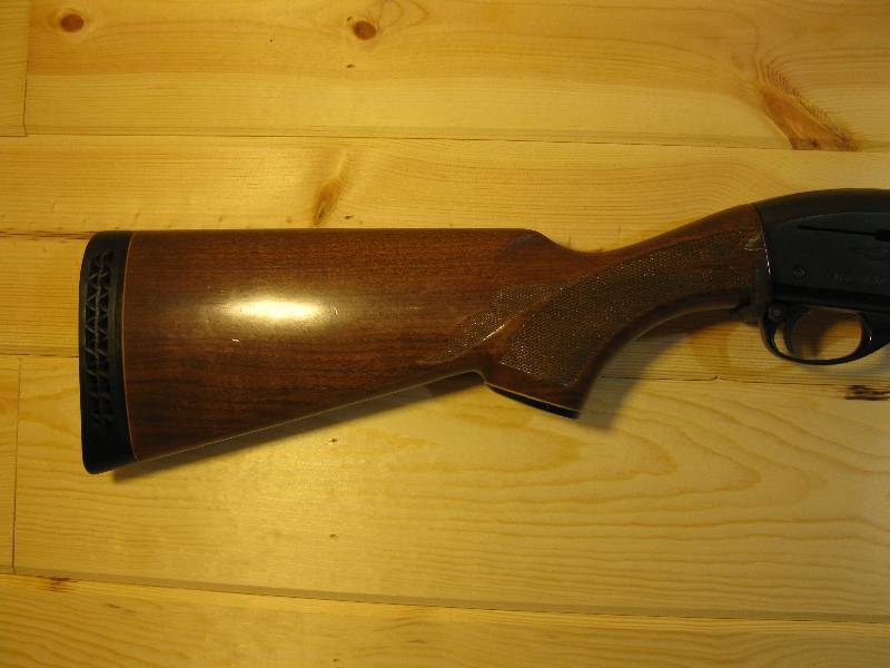 lot 20 image: Remington 1100 Semi-auto Shotgun